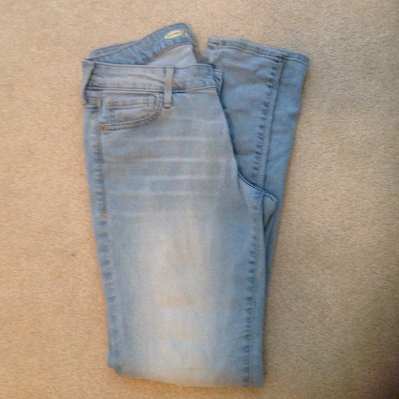 Old navy rockstar skinny jeans size 6 petite.