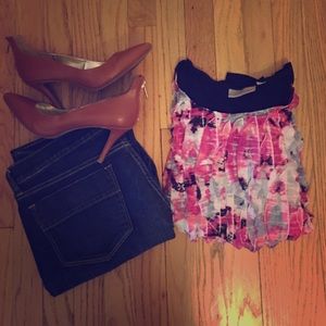 Cute floral top, black cardigan attached!!