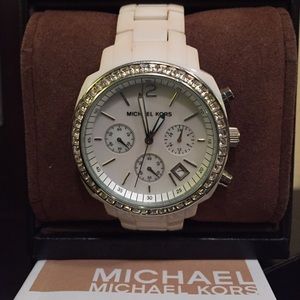 ⌚️Michael Kors white watch🤓