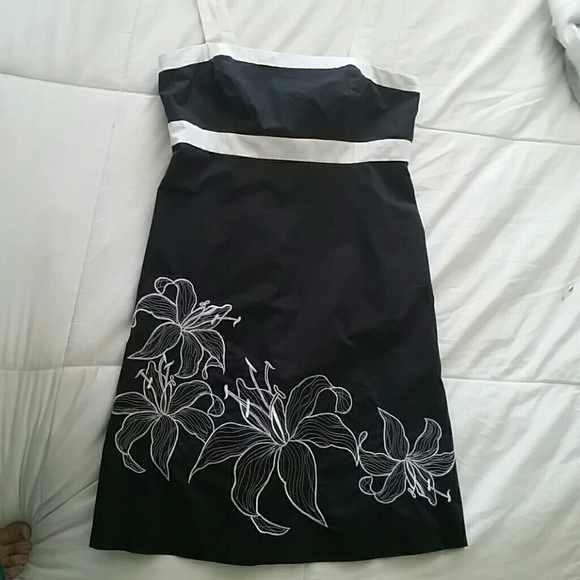 Adorable black and white dress!