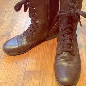 Combat boots