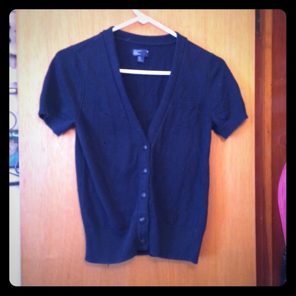 AE short sleeved sweater