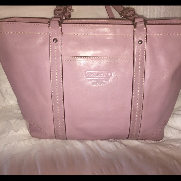 Coach purses, light purple 👛👝🎒authentic👌🏻