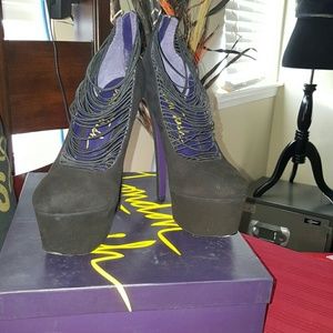 London trash Ceres heel