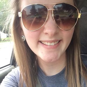 Meet your Posher, Karlie