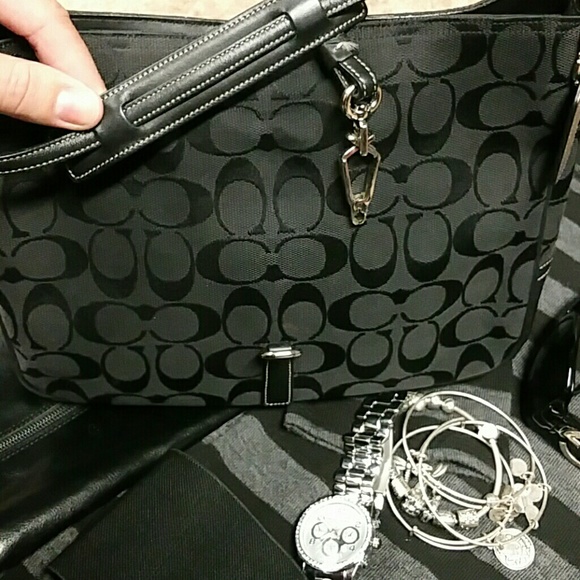 Cute Authentic Coach Mini - Picture 4 of 5