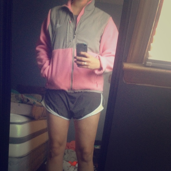 Pink north face :) - Picture 1 of 4