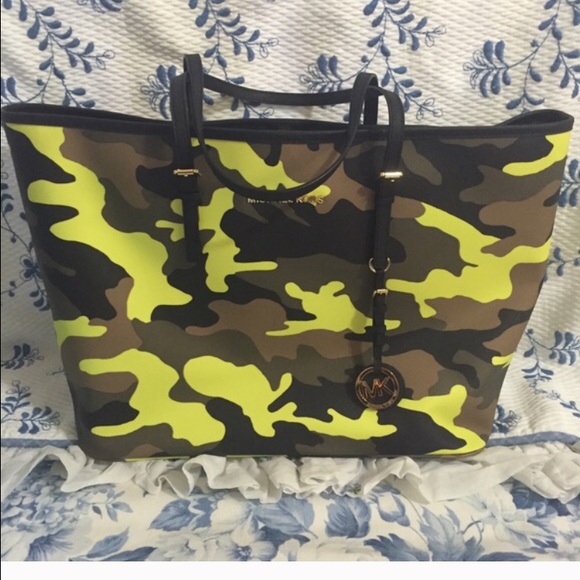 For maggiesan bundle tote and clutch