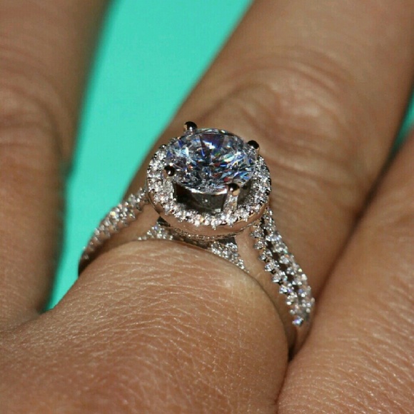 ONE ONLY. 4 CTW simulated diamond engagement - Picture 2 of 3