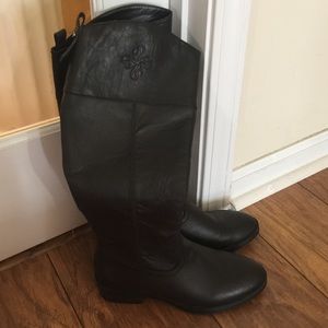 NWOT Black Simply Vera boots
