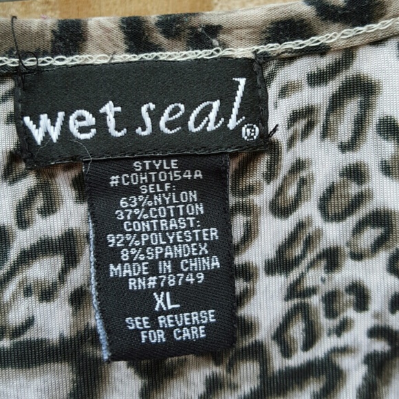 👄Wet seal crochet high low top👄 - Picture 5 of 5