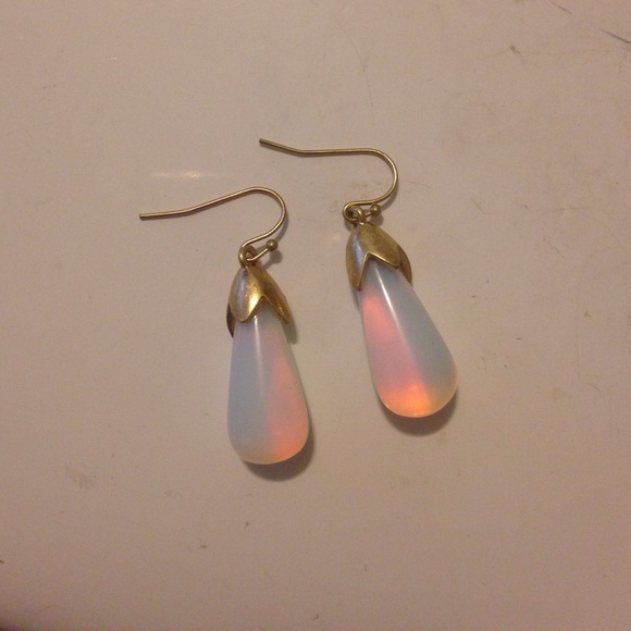 Gorgeous Water Drop Earrings - Picture 4 of 4