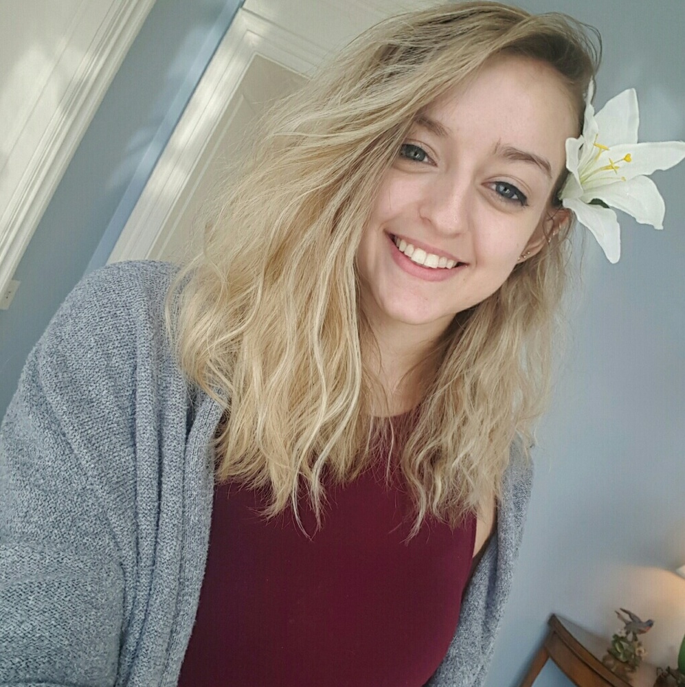 Meet your Posher, Holly