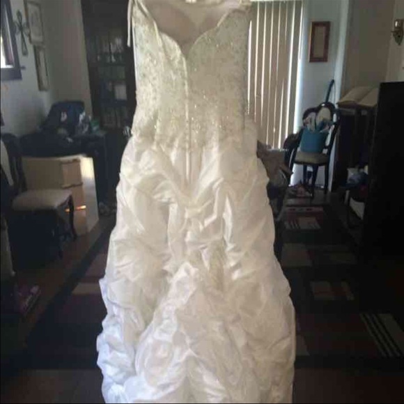 Wedding - Picture 3 of 4