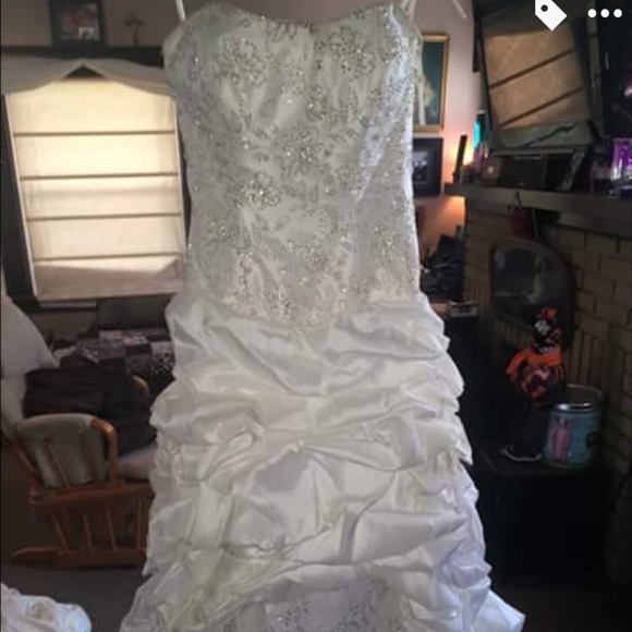 Wedding - Picture 4 of 4