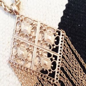 Stella & Dot Makena Pendant Necklace