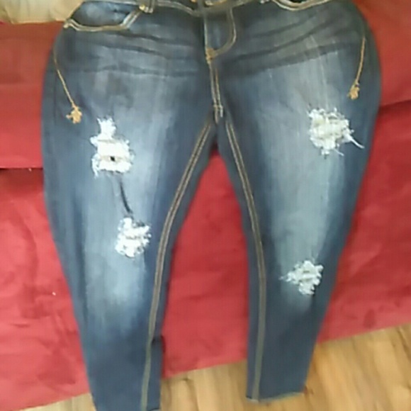 Awesome  Apple Bottom Skinny jeans - Picture 2 of 2