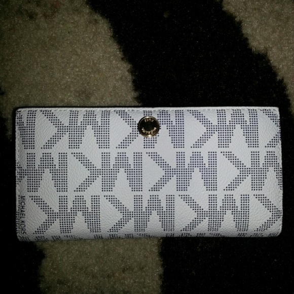 Michael kors wallet