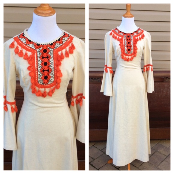 🚫🚫SOLD Beautiful true vintage bell sleeve maxi