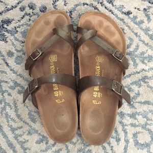 Mayori Olive Polished Leather Birkenstocks