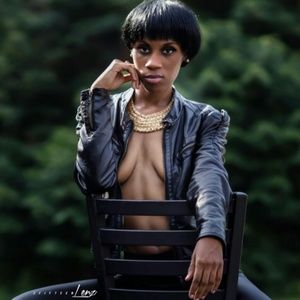 Meet your Posher, Mika