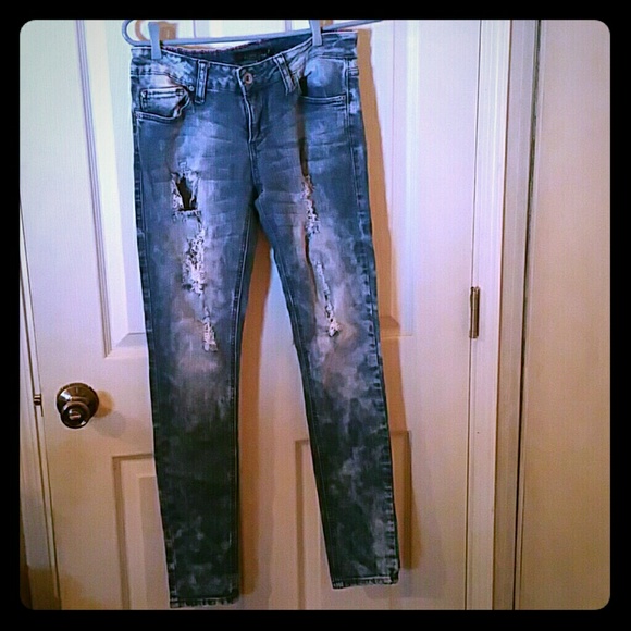 Lovesick bleached jeans size 7