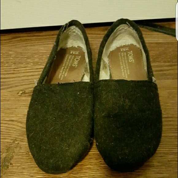 Black wool, with lining toms