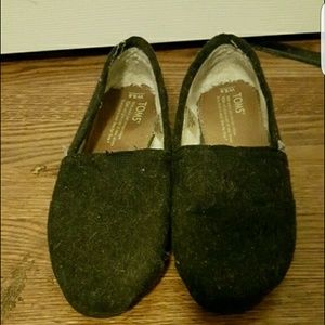 Black wool, with lining toms