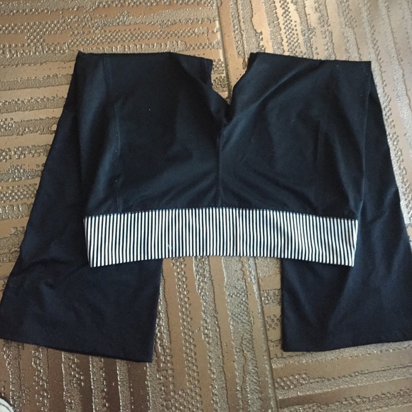 SOLD in BUNDLE -- STRETCHY PANTS - Picture 3 of 4