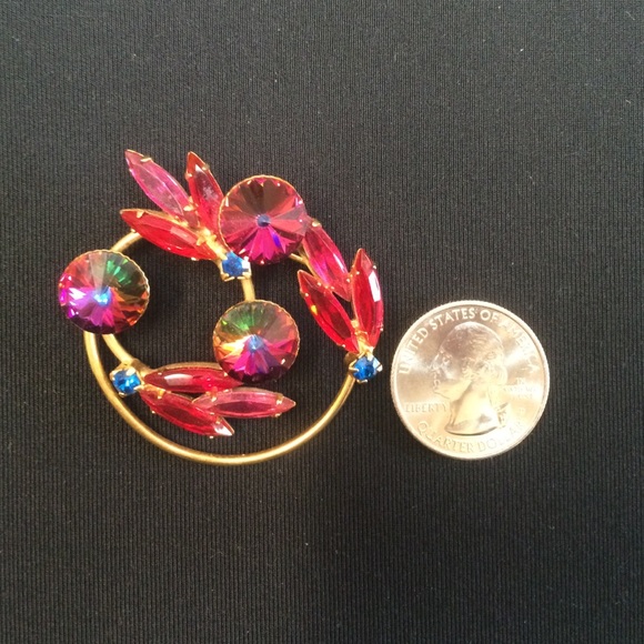 Brooch - Multi Color Crystals - Picture 2 of 4