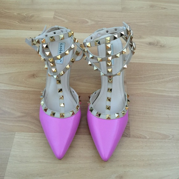 Pink heels sandals shoes rockstud style Valentino