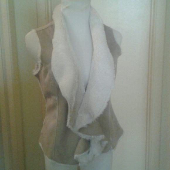 Clothes - Picture 1 of 4