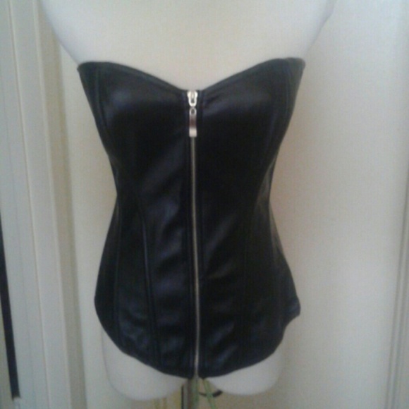 Clothes - Picture 2 of 4