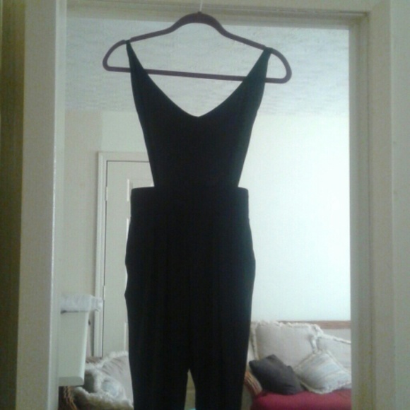 Clothes - Picture 4 of 4