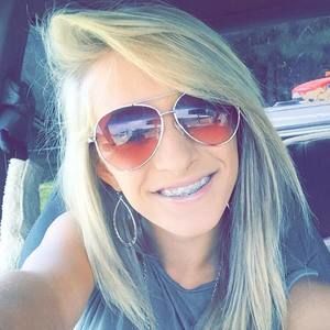 Meet your Posher, Karoline