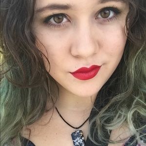 Meet your Posher, Emma