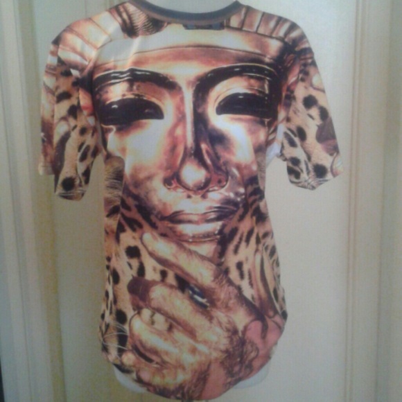 Clothes - Picture 1 of 3