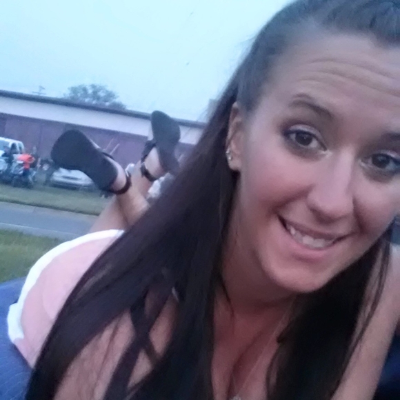 Meet your Posher, Heather - Picture 1 of 1