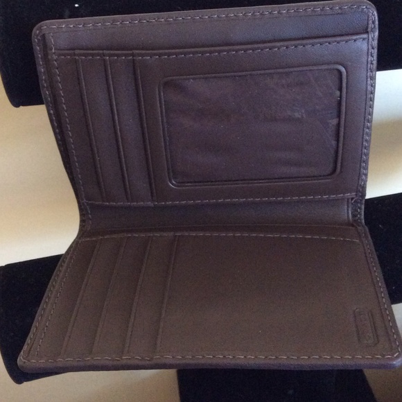NWOT Coach wallet - Picture 3 of 4