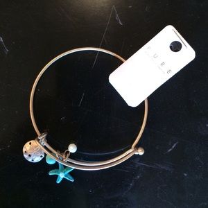 Alex and Ani like bracelet. Sand Dollar Starfish