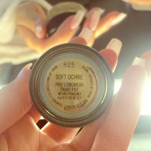 MAC Soft Ochre paint pot