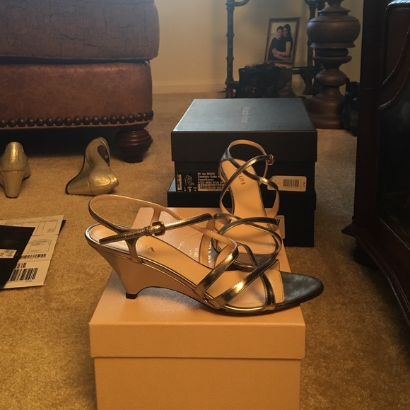 Sandals - Picture 2 of 3
