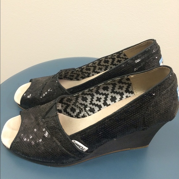 TOMS wedges