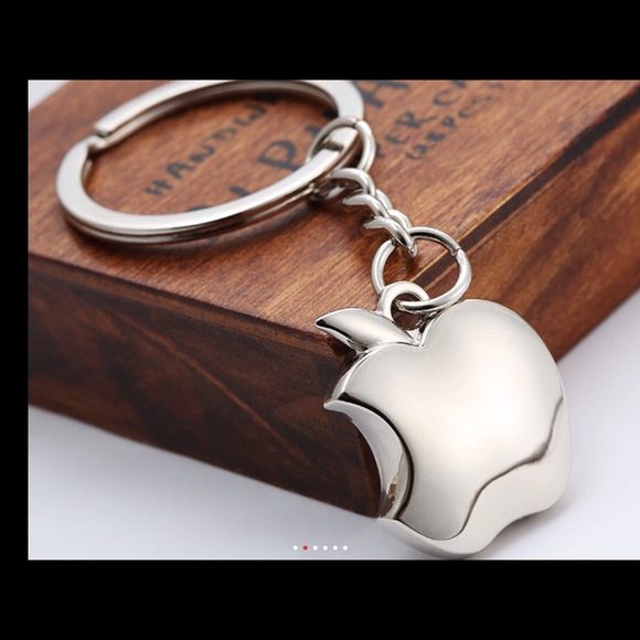 🍎🍎NWOT Apple Key Chain🍎🍎 - Picture 1 of 4