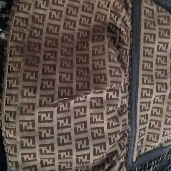 ❤ sale❤️Authentic Fendi handbag - Picture 4 of 4