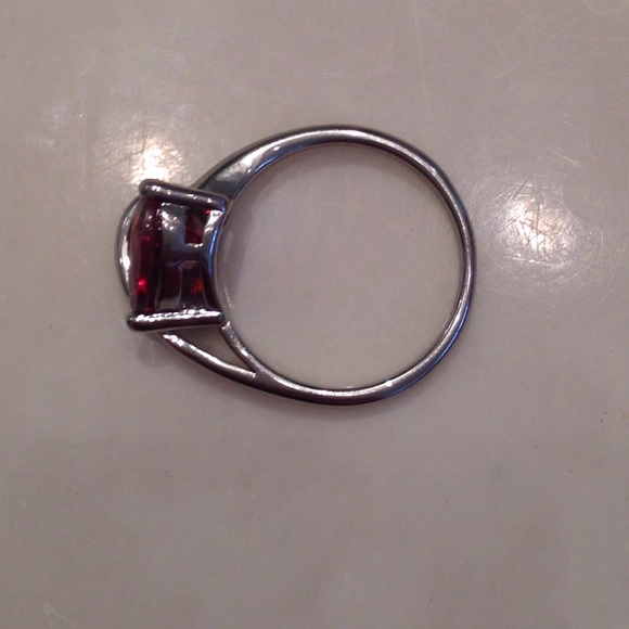 Sterling silver plated ring with heart crystal. - Picture 3 of 3