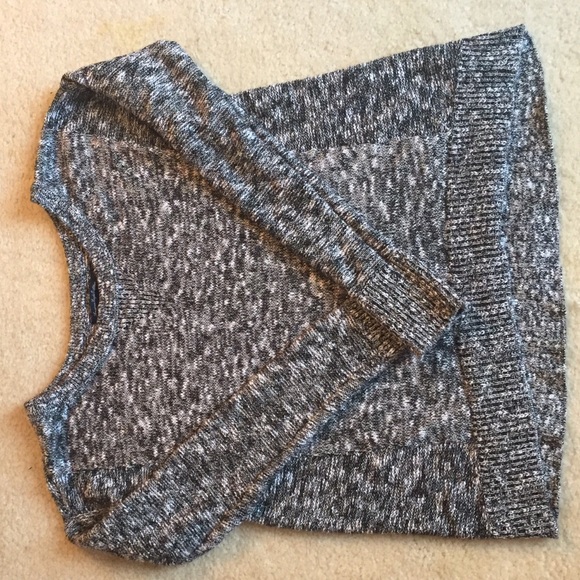 american eagle black and white sweater tumblr 😍