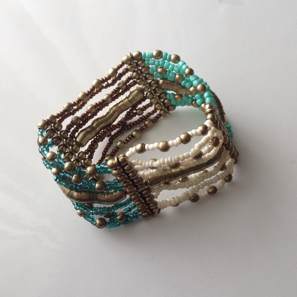 BRAND 🆕 Listing - Turquoise and gold bracelet