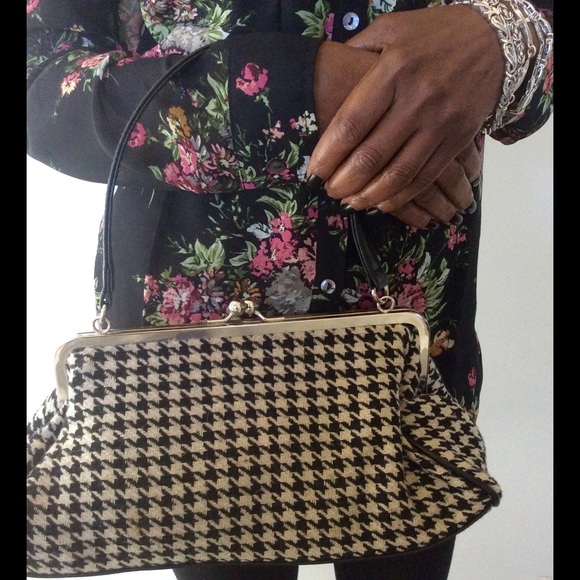 Black & White Houndstooth clutch size handbag
