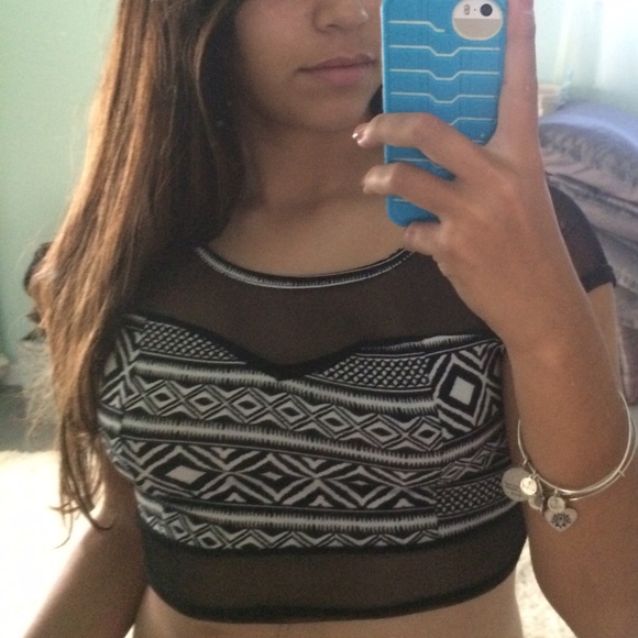 NWOT Joyce Leslie crop top